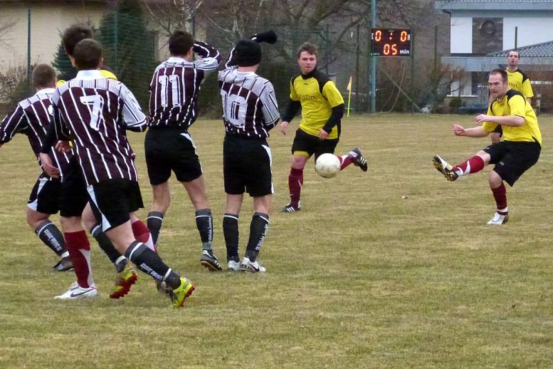 Okresní přebor: Kácov - Uhlířské Janovice B 3:1, 6. dubna 2013.