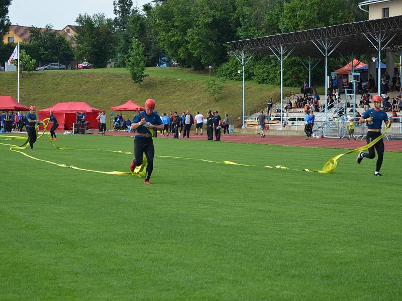 Z krajské soutěže v požárním sportu profesionálních a dobrovolných hasičů na stadionu Olympia v Kutné Hoře.