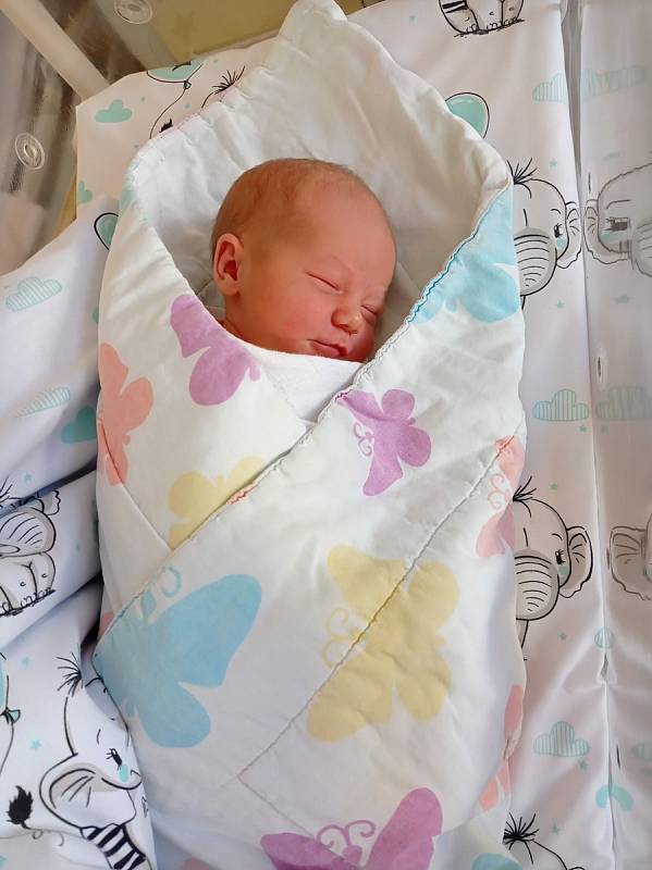 Melanie Zadražilová se poprvé na svět podívala 5. srpna 2021 v 10.36 hodin v čáslavské porodnici. Vážila 3070 gramů a měřila 50 centimetrů. Doma v Bohdanči ji přivítali maminka Lucie, tatínek Milan a tříletá sestřička Natálie.