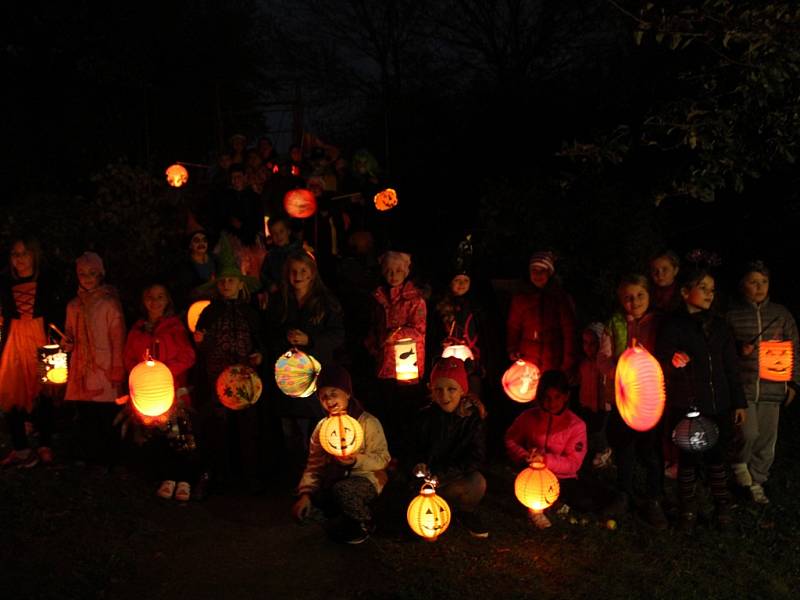 Lampionový průvod na Základní škole Jana Palacha 