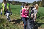 Den Země: do úklidu přírody se zapojili také žáci Základní školy ve Zbraslavicích.