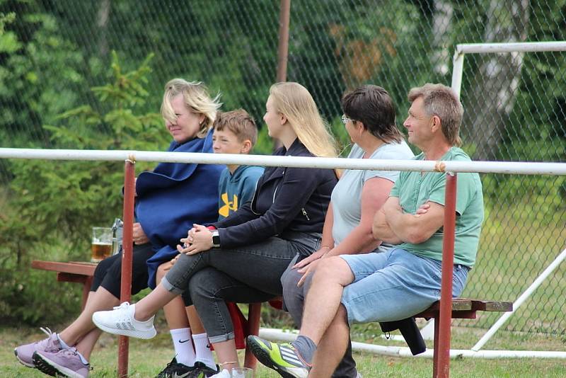 Z fotbalového utkání okresního přeboru Červené Janovice - Horní Bučice (8:2)