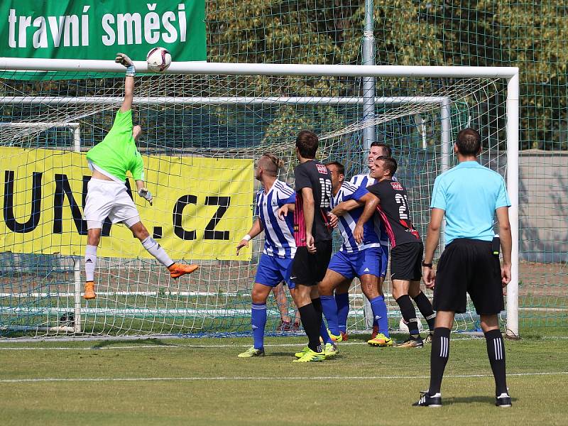 Z pohárového utkání TJ Sokol Libiš - FK Čáslav 0:2 (0:2).