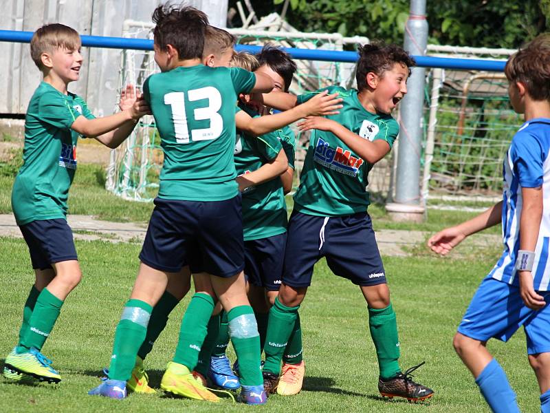 Z finálového turnaje Okresního fotbalového svazu Kutná Hora starších přípravek v Suchdole.