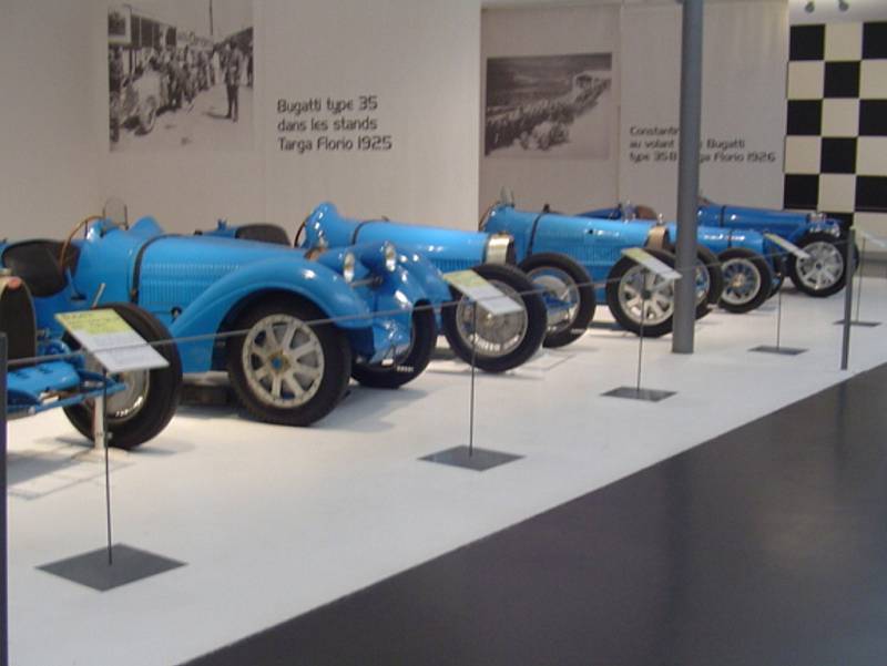 Národní automobilové muzeum ve Francii.