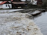 Hladina Sázavy v Kácově se zvedla až na první stupeň povodňové aktivity 11. ledna 2015