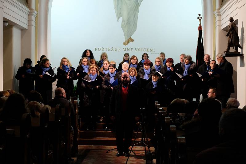 Ze slavnostního koncertu k stému výročí založení Církve československé husitské v židovské synagoze v Kutné Hoře.