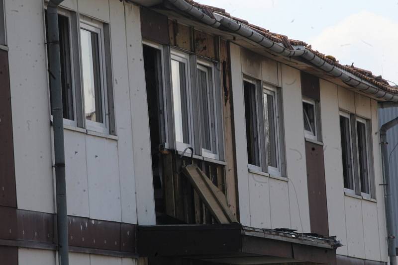 Na začátku roku 2021 vyhořelá městská ubytovna ve Vítězné ulici v kutnohorském Sedlci.