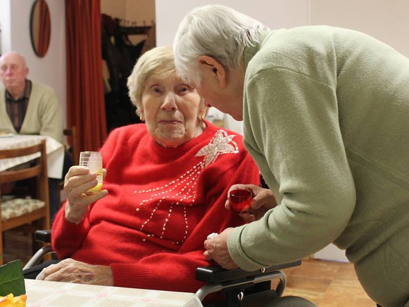 Oslava 102. narozenin Marie Koudelové a MDŽ