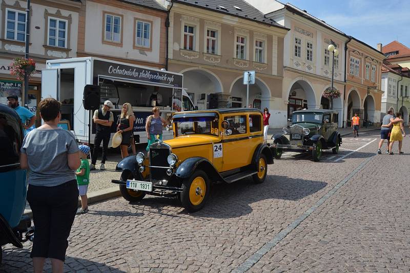 Veterán Rallye Kutná Hora v neděli.