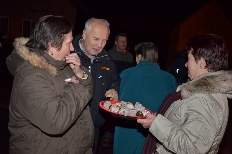 Do projektu Česko zpívá koledy se tradičně zapojily i Holšice