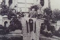 Prezident Tomáš Garrigue Masaryk navštívil Čáslav 23. září 1922. Přivítal ho starosta Karel Cibulka a na jeho prosbu vystoupil a promluvil z balkonu radnice.