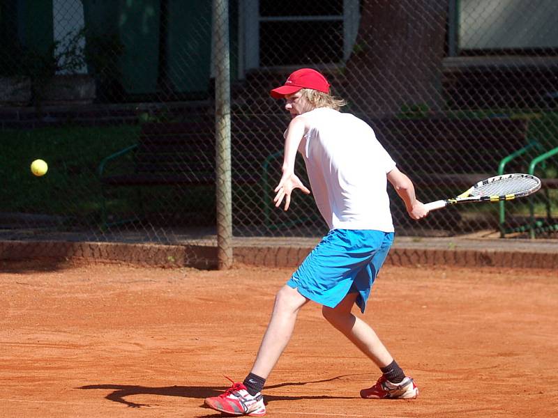 1. kolo II. třídy, skupiny B Středočeského kraje: Kutná Hora A - LTC Houštka B 5:4, 5. května 2012.