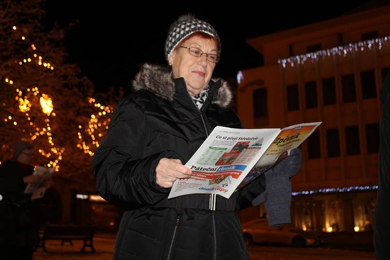Česko zpívá koledy na Palackého náměstí v Kutné Hoře.