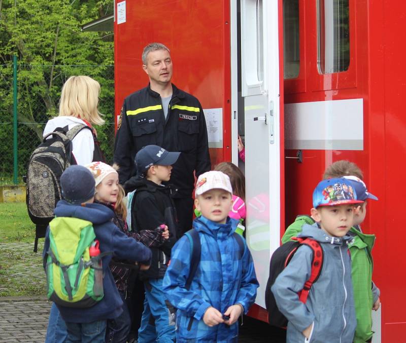 Svatý Florián je patronem hasičů. Jeho dnešní svátek si na stanici HZS Kutná Hora připomněli tradičním dnem otevřených dveří.