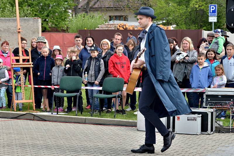 Prvomájový koncert pořádala Základní umělecká škola Uhlířské Janovice.