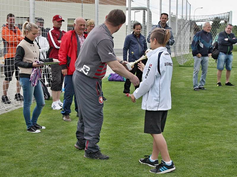 Z finálového turnaje soutěže meziokresních výběrů kategorie U11 v Horních Počaplech na Mělnicku.