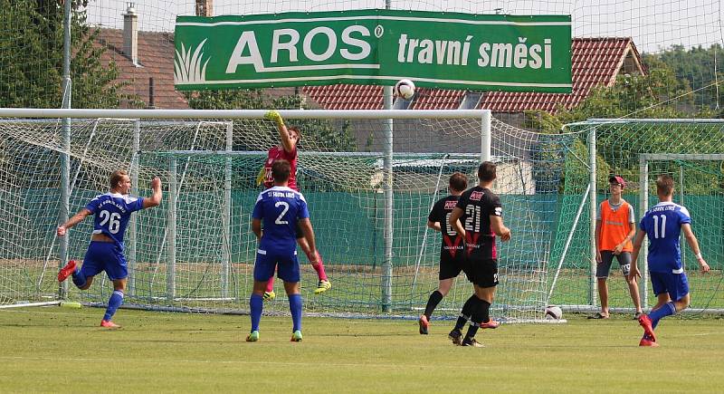 Z pohárového utkání TJ Sokol Libiš - FK Čáslav 0:2 (0:2).