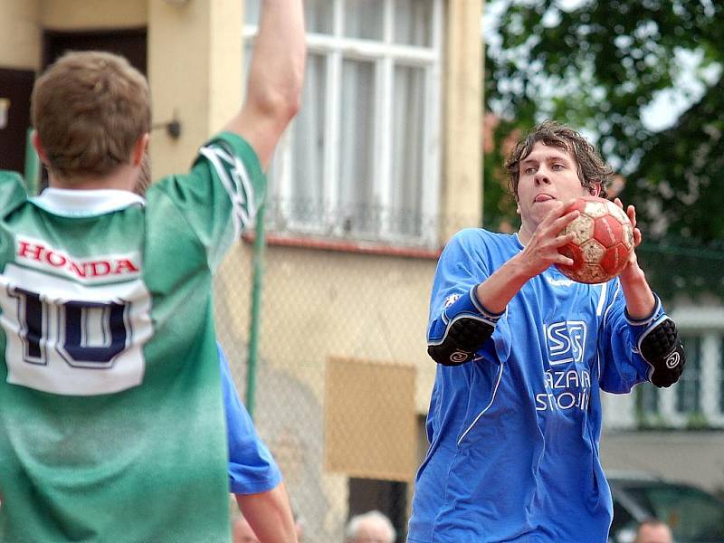 Utkání Společné regionální ligy házené mezi Kutnou Horou a Zručí, 23. května 2010.