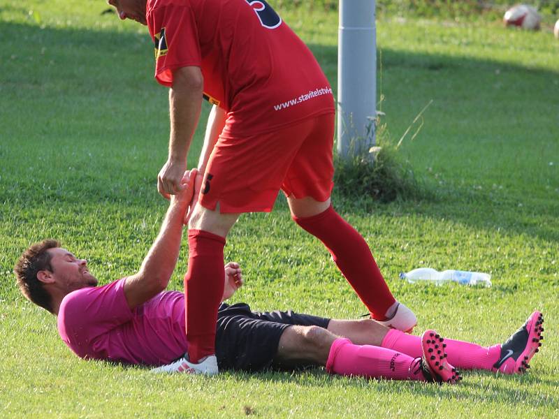 První kolo Poháru Okresního fotbalového svazu Kutná Hora: TJ Sokol Červené Janovice - TJ Sokol Kaňk 3:2 (3:2).