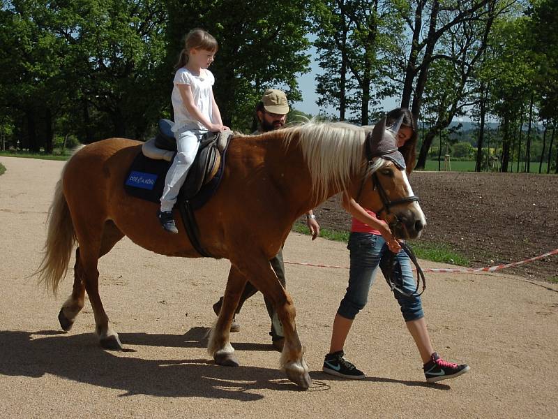 Slavnosti na zámku Kačina. 5.5. 2012