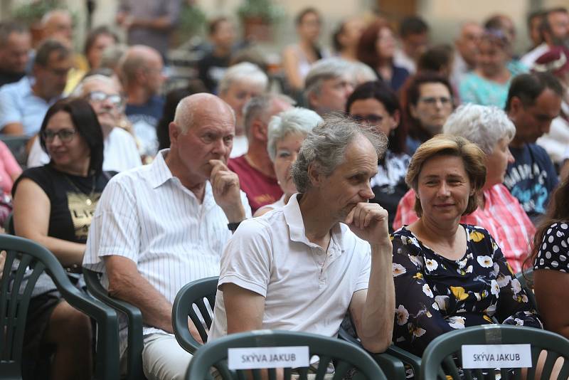 Premiéra inscenace ochotnického spolku Tyl v sobotu 31. července 2021.