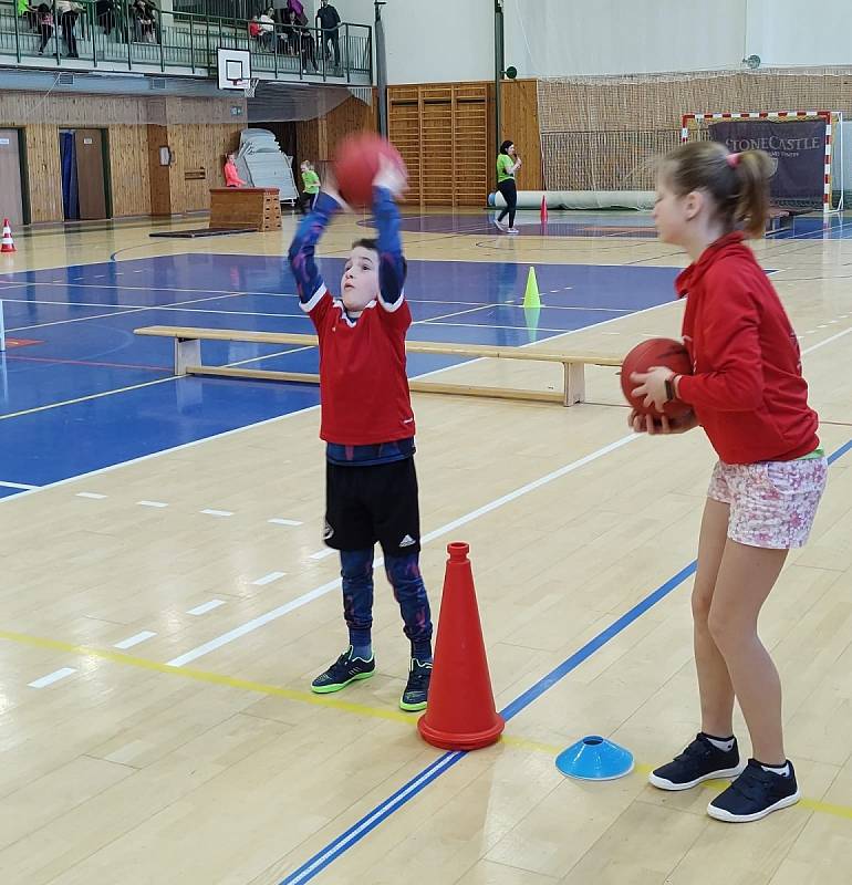 Nejmladší atleti Olympie Kutná Hora na závodech ve Zruči