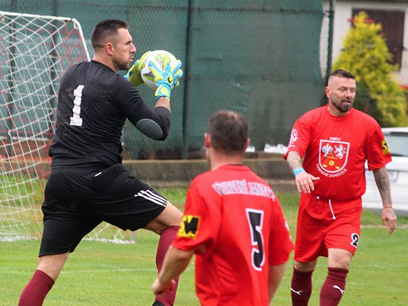 Fotbalová III. třída: TJ Sokol Červené Janovice - TJ Rataje nad Sázavou 3:0 (0:0).