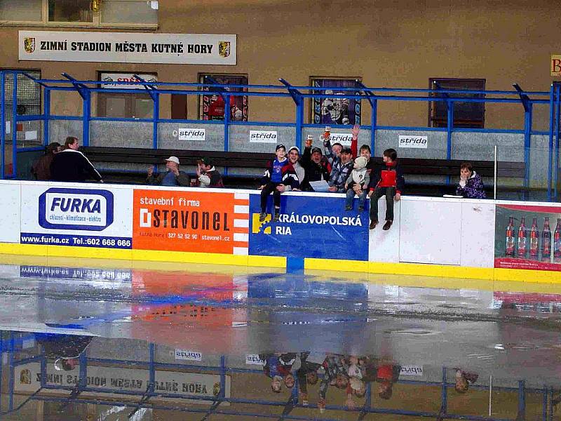 Hokejová rozlučka kutnohorských sršňů s fanoušky, 2. dubna 2010.