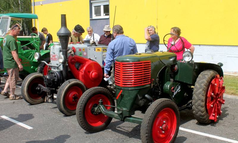 Pradědečkův traktor 2016 v Čáslavi