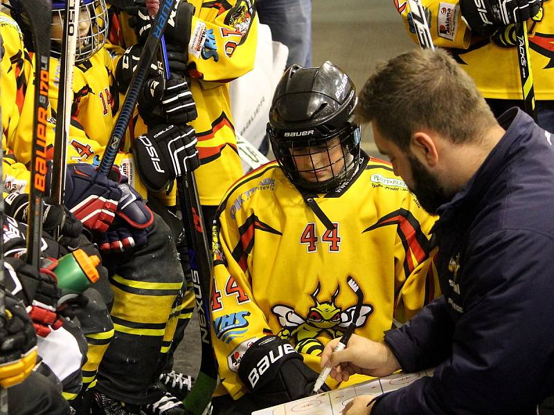 Hokejové mistrovské utkání krajské ligy mladších žáků: SK Sršni Kutná Hora - HC Benátky nad Jizerou 2:5 (1:1, 1:2, 0:2).