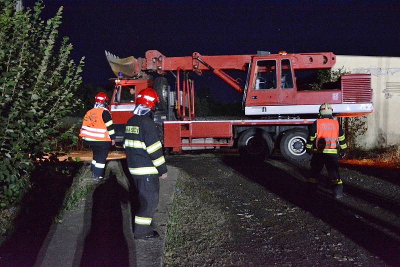 Rozsáhlý požár v Kutné Hoře si vyžádal vysoké nasazení hasičů.