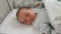 Kryštof Zúbek se narodil 10. listopadu. 2022 v 9,44 hod. v čáslavské nemocnici. Vážil 3750 g a měřil 50 cm. Doma v Čáslavi se na ní těšili maminka Kateřina a tatínek Jiří. Nejvíce však jeho sestřička.