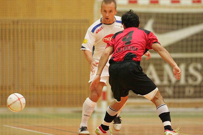 Z utkání první ligy futsalu Benago Zruč - Olympik Mělník (1:1)