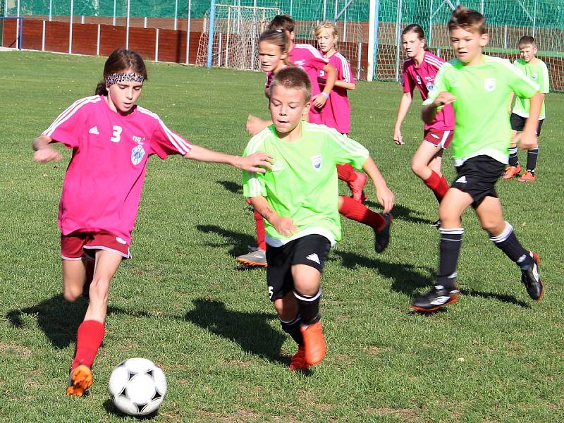 Fotbalový mistrovský turnaj starších přípravek v Suchdole: FK Čáslav D - TJ Slavoj Vrdy 4:3.