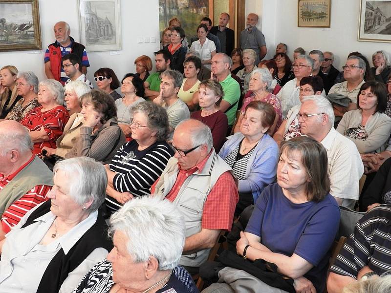 Z besedy s bývalým náčelníkem vojenské zpravodajské služby a bezpečnostním poradcem Andorem Šándorem v Čáslavi.