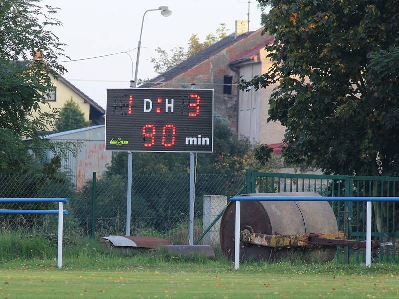 Fotbalová IV. třída, skupina B: SK Zbraslavice B - TJ Sokol Kaňk B 1:3 (1:0).