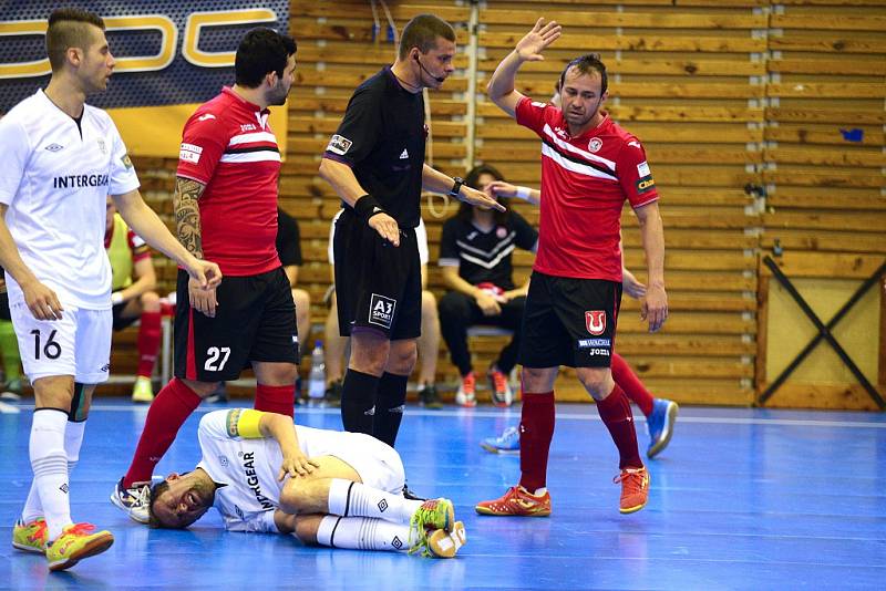 III. zápas finále play off CHANCE futsal ligy: FK ERA-PACK Chrudim - FC Benago Zruč n. S. 7:5 (5:2), 29. května 2016.