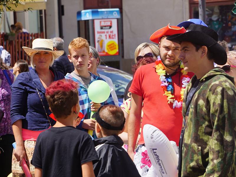 Natáčení videoklipu k písni Chtěl jsem tím říct na Palackého náměstí v Kutné Hoře 