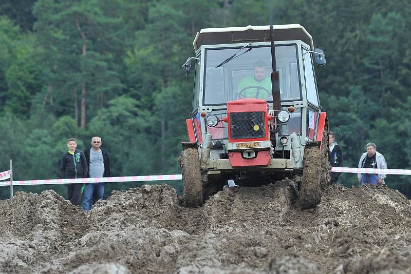 Sobota ve Zdeslavicích patřila traktoriádě.