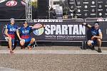 Spartani z Olympia Spartan Training KH (zleva Martina Pavlíková, Michal Pavlík a Jakub Vrbenský) na MS v řecké Spartě