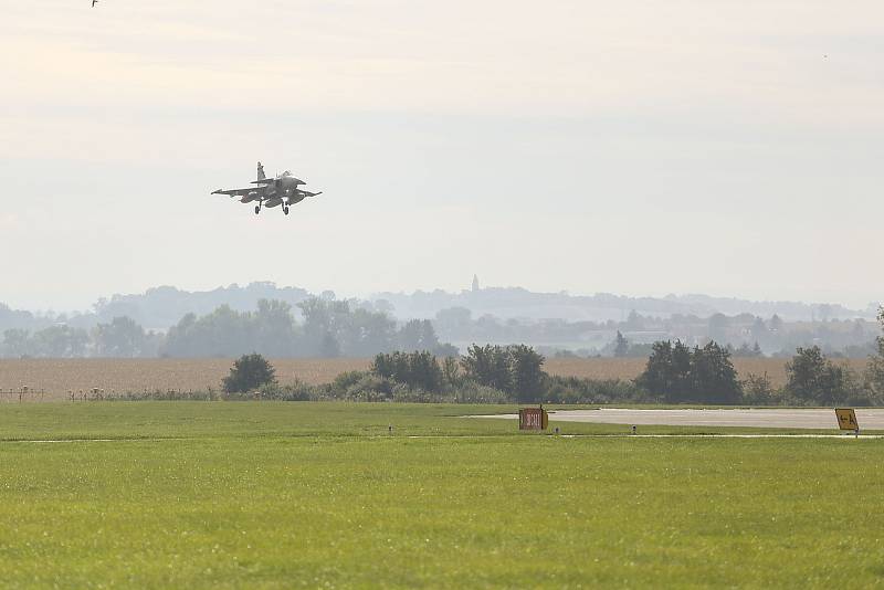 Z návratu gripenů z Litvy na domovskou 21. základnu taktického letectva Čáslav.