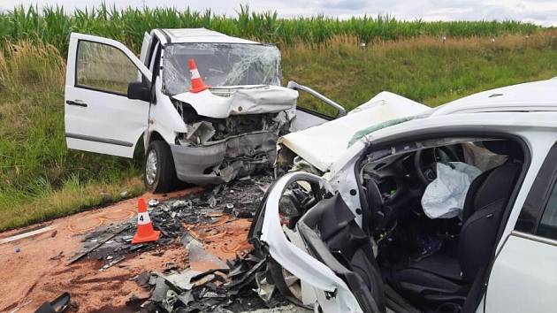 Tragická dopravní nehoda na silnici II/125 mezi Kácovem a Tichonicemi.