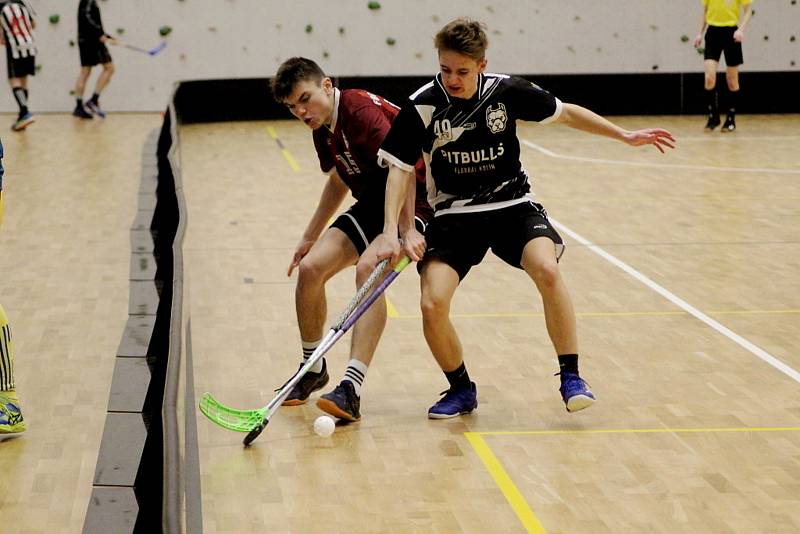 Z florbalového utkání třetí ligy juniorů  Kolín - Kutná Hora