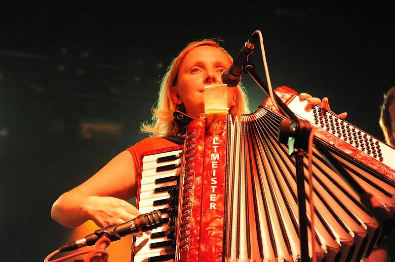 Koncert kapel Tři sestry a Horkýže Slíže v kutnohorském Lorci.