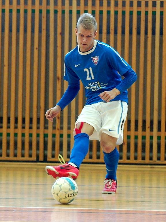 3. semifinále ChFL: FC Benago Zruč - FC Tango Brno 4:5 pp., 5. května 2013.