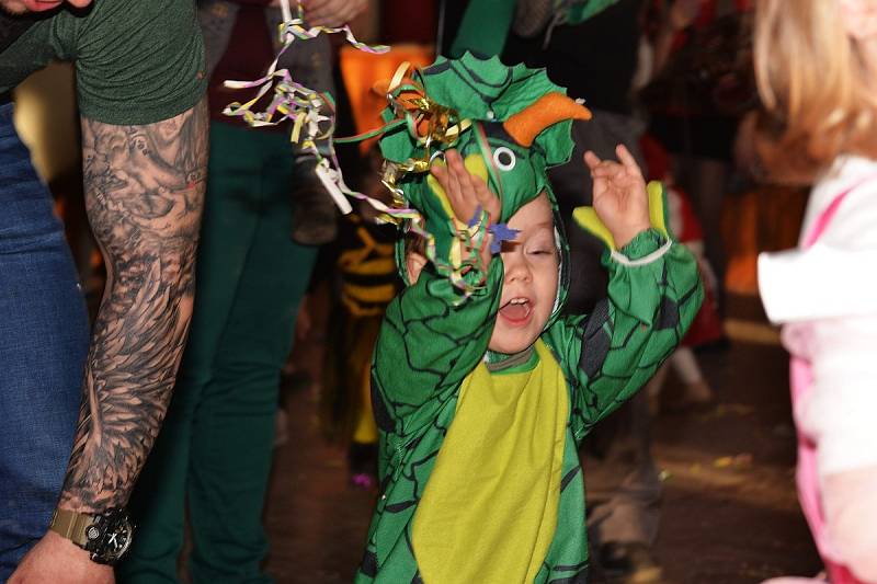 Dětský karneval v Křeseticích.