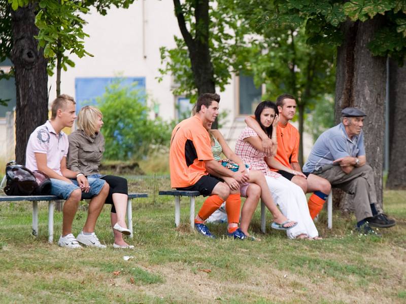 Momentky z turnaje "Memoriál Pavla Charváta ml. a Luboše Černého" konaný 28. června na Kačině