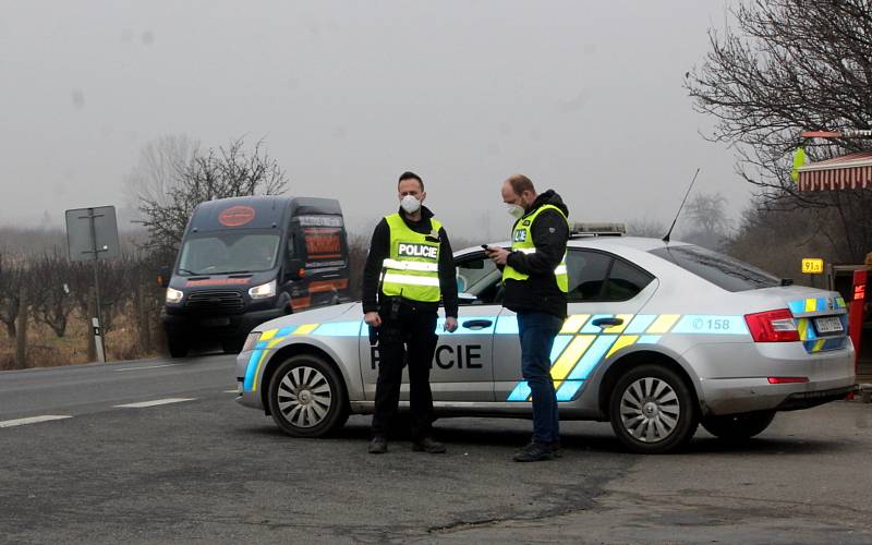 Kontrola Policie ČR na hranici okresů Kutná Hora a Kolín na silnici I/38 pod Kaňkem.