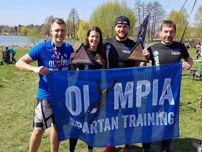 Tým Olympia Spartan Training Kutná Hora. Zleva: Michal Pavlík, Martina Fabiánová, Tomáš Tvrdík a Richard Hrčkulák.